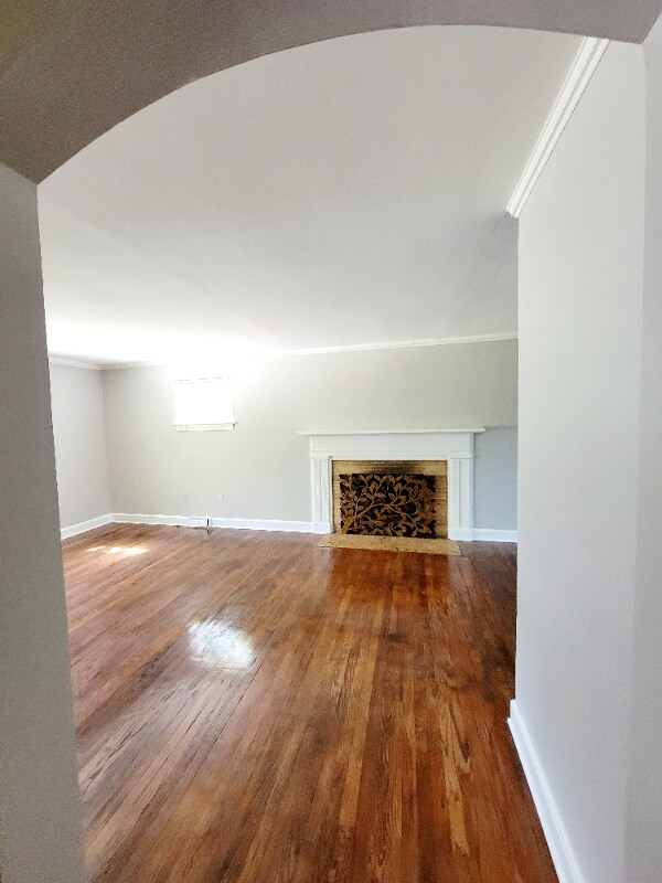 Building Photo - 20 N Garden Cir