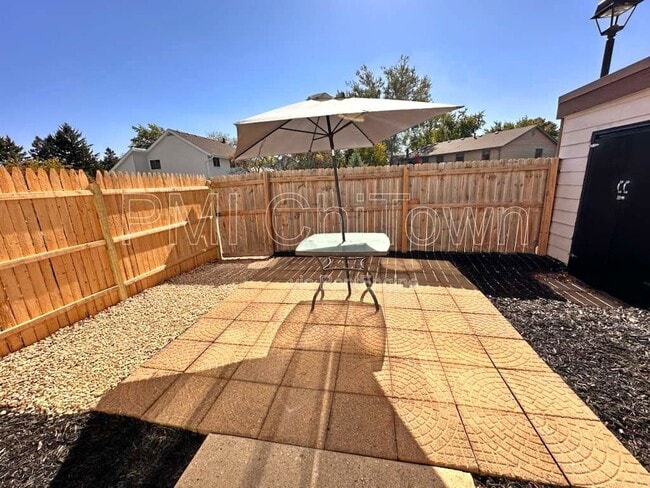Building Photo - 1117 Ct B