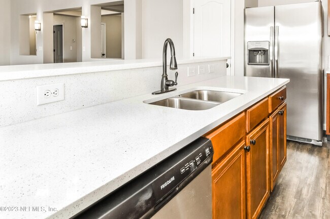 Building Photo - 86730 Cartesian Pointe Dr