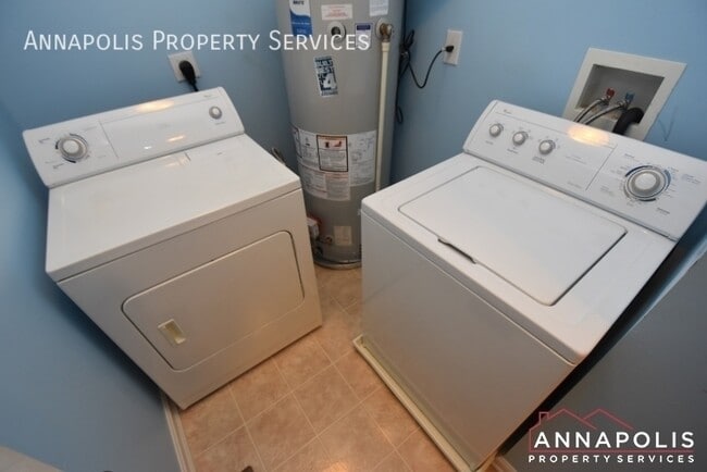 Building Photo - 8203 Barrington Ct