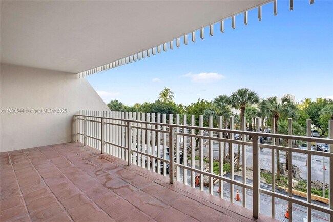 Building Photo - 1 Grove Isle Dr