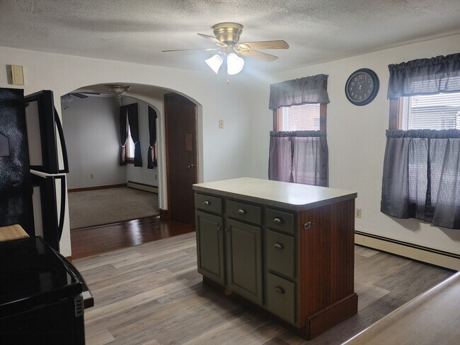 Building Photo - 65 East St