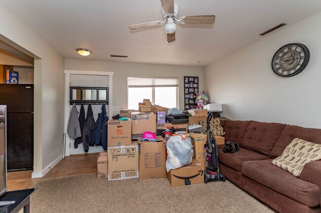 Building Photo - Fourplex in great central location!