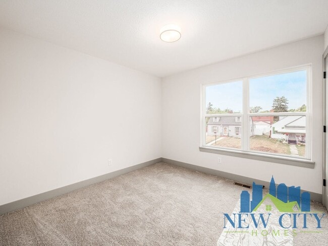 Building Photo - Recently Built 2 Bedroom 2 1/2 Bathroom Single Family Home in South Columbus!