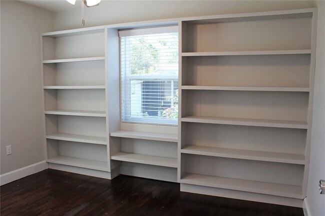 Building Photo - 840 Susan Dr