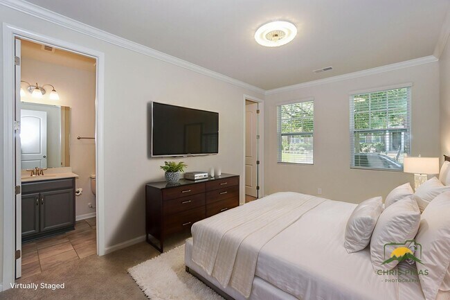 Building Photo - 16728 Summers Walk Blvd