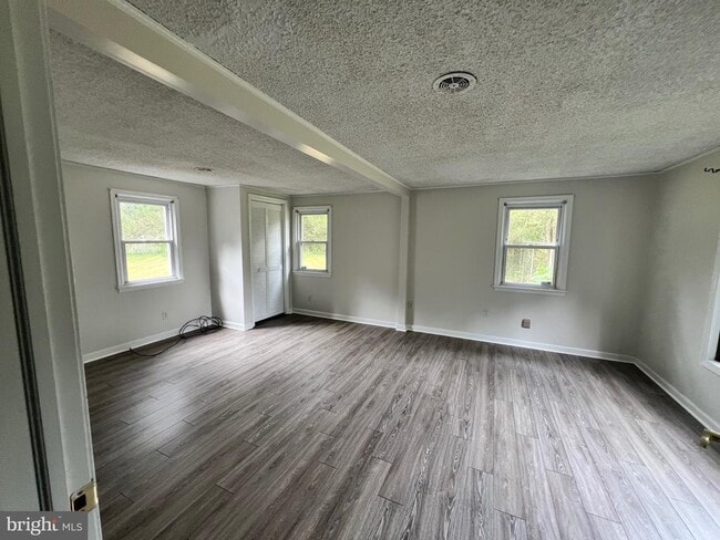 Building Photo - 465 W Elmer Rd