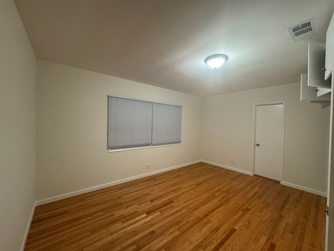 Building Photo - Adorable Open Plan  3BD 2BA Home in West Torrance With A/C