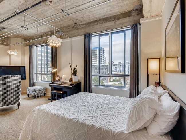 Building Photo - 710 Colorado St