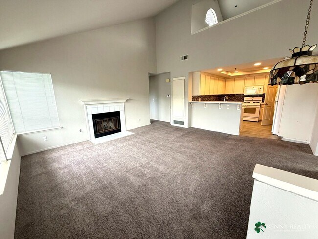 Building Photo - Remodeled 2-Bedroom Home with City Views in Daly City