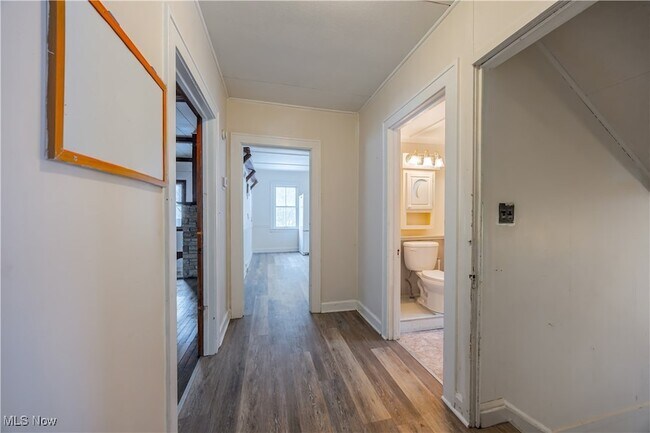 Building Photo - 15555 Munn Rd