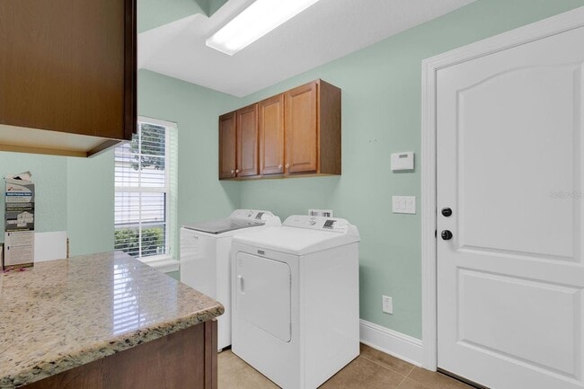 Building Photo - 2851 Dorell Ave