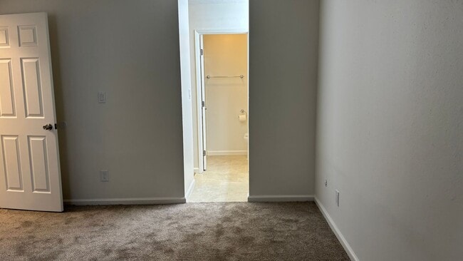 Building Photo - Spacious 2 bed/2 bath condo in Concord