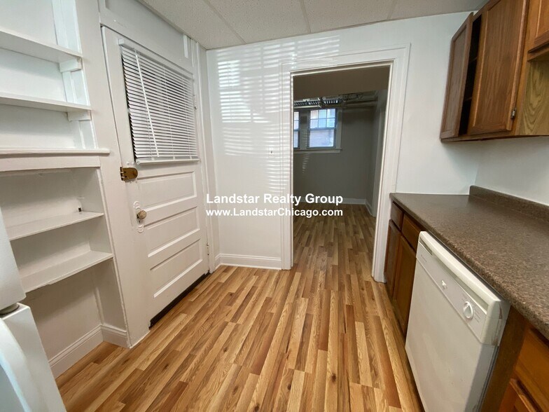 Building Photo - 730 Reba Pl