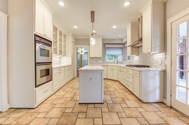 Building Photo - 607 Barkers Cove