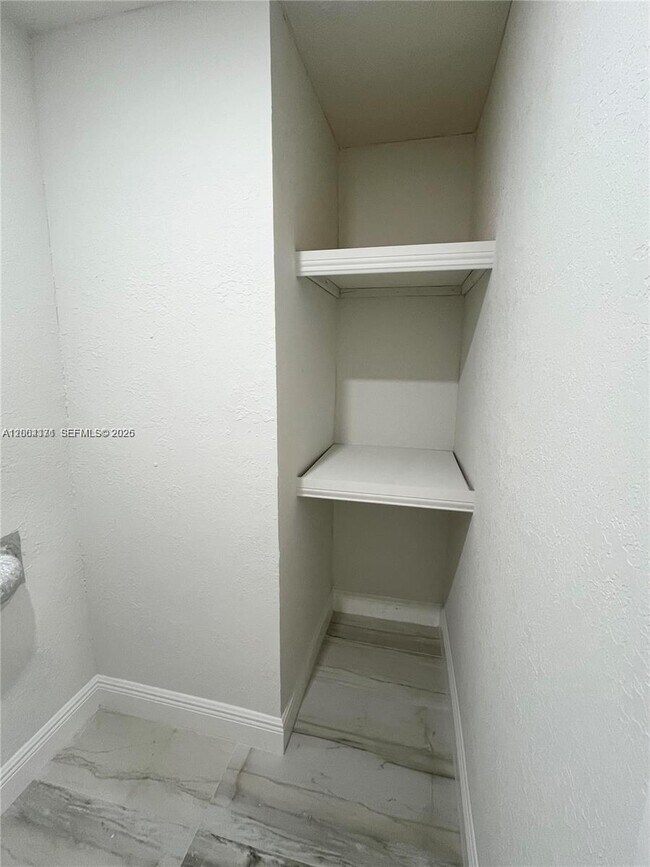 Building Photo - 8011 NW 44th Ct