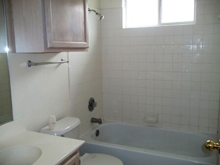 Building Photo - 2205 Garrett Dr