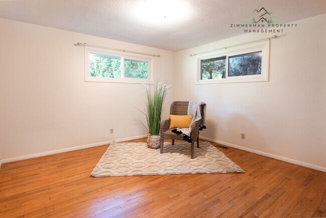 Building Photo - Amazing Cal Young Neighborhood! Beautiful ...
