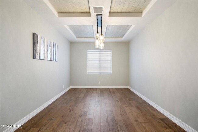 Building Photo - 6002 E Santa Cruz Dr