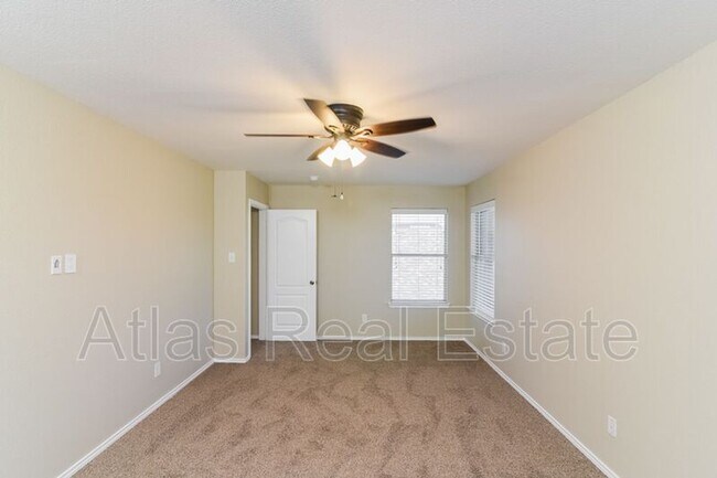 Building Photo - 261 Perch Manor