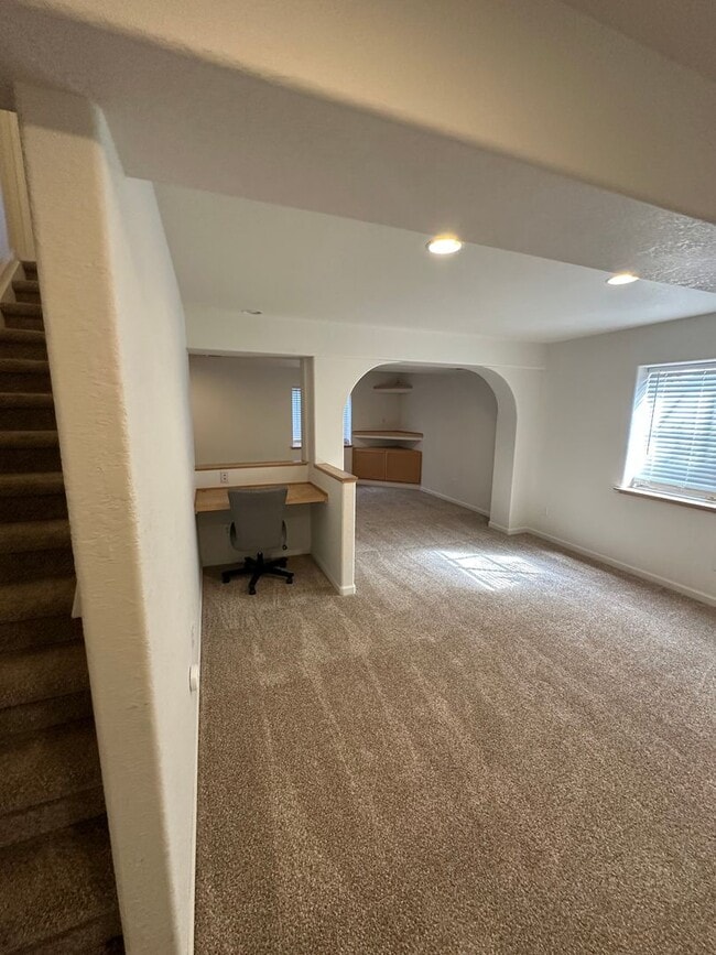 Building Photo - Beautiful Home in Windsor!