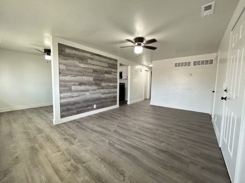 Building Photo - 1801 Parkway Blvd