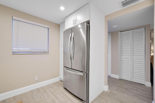 Building Photo - 601 N Ocean Blvd