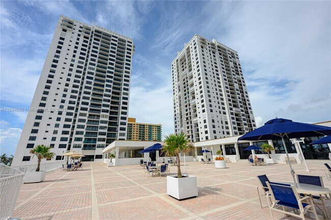 Building Photo - 2201 S Ocean Dr
