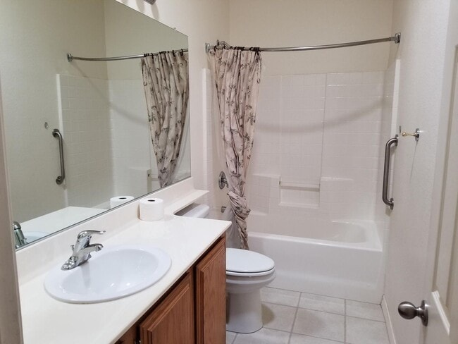Building Photo - Oak View- Three bedroom home with Mountain...