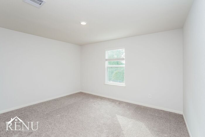 Building Photo - 10422 Sweetwater Creek Dr