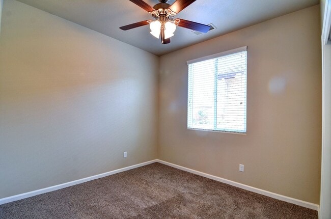 Building Photo - Fantastic Harlan Patio Home with Fenced Fr...
