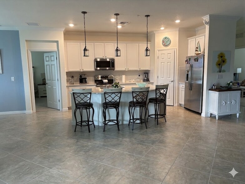 Building Photo - 10054 Crooked Creek Dr