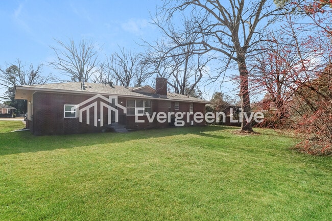 Building Photo - 1404 Old Hickory Rd