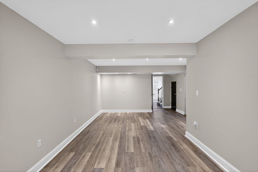 Building Photo - 21 Golf View Ct