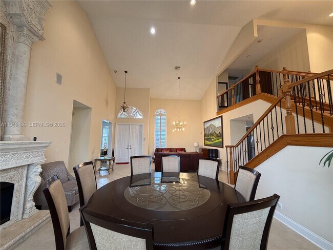 Building Photo - 3279 Huntington