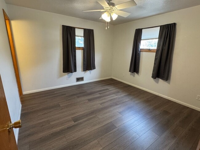 Building Photo - Charming 4-Bedroom Home in East Bismarck