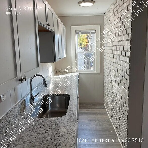 Building Photo - 5364 N 39th St