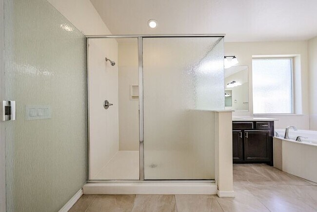 Building Photo - Stunning home located in the heart of Chandler, AZ!