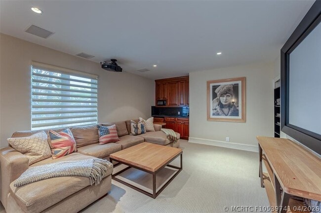 Building Photo - 1313 E Lake Dr