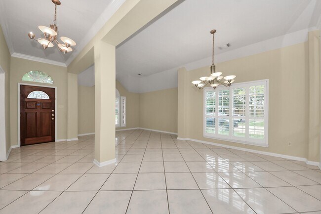 Building Photo - 10214 White Oak Trail Ln