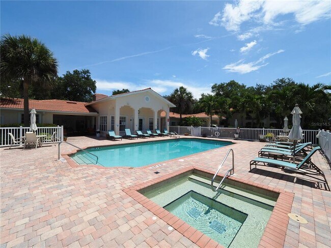Building Photo - 4252 Central Sarasota Pkwy