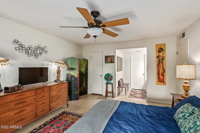 Building Photo - 12728 N 40th Pl