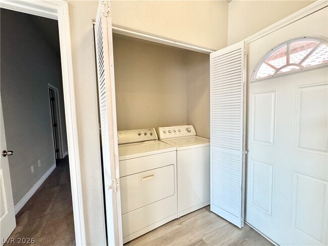 Building Photo - 1930 E Ambush St