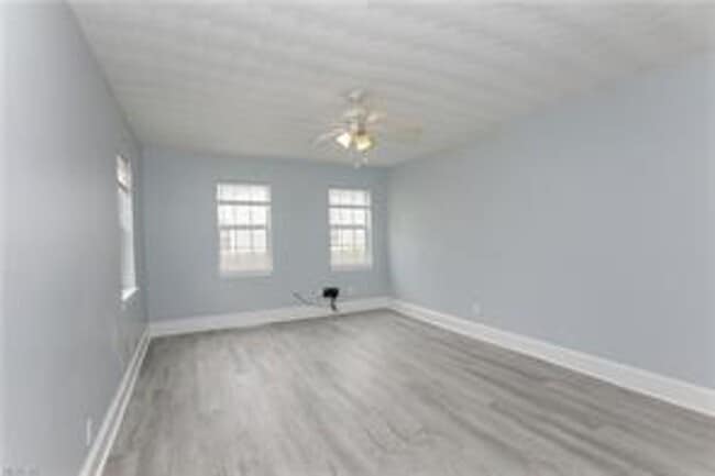 Building Photo - Renovated 3 bed, 1.5 bath Single-Family