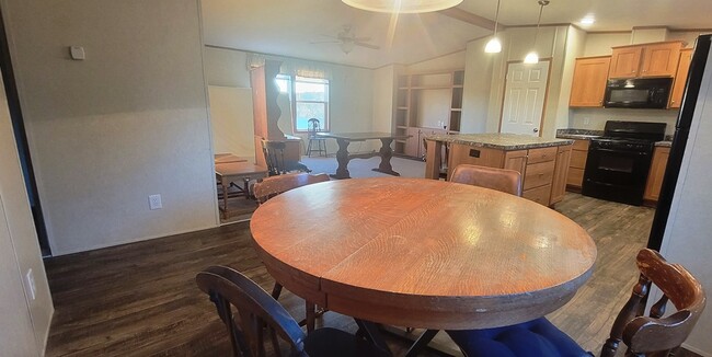 Building Photo - 290 Old Taylor Rd