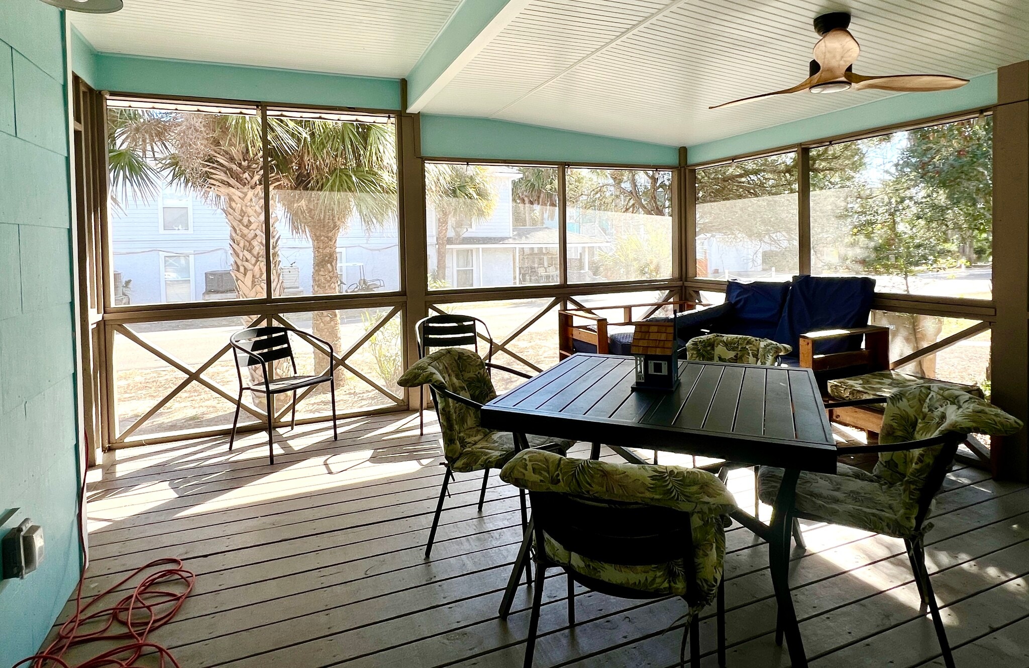 Building Photo - 201 Lovell Ave