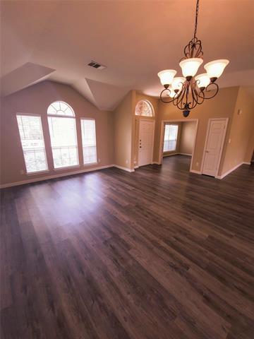 Building Photo - 1105 Essex Dr