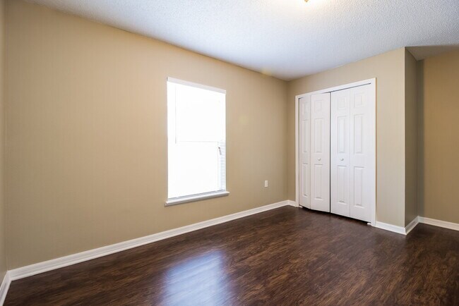 Building Photo - 272 Regal Downs Cir