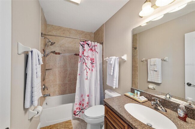 Building Photo - 1706 SW 27th St