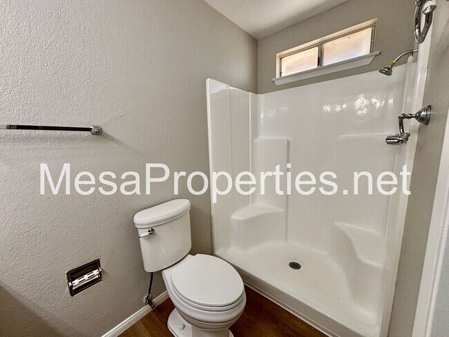 Building Photo - 19158 Live Oak St